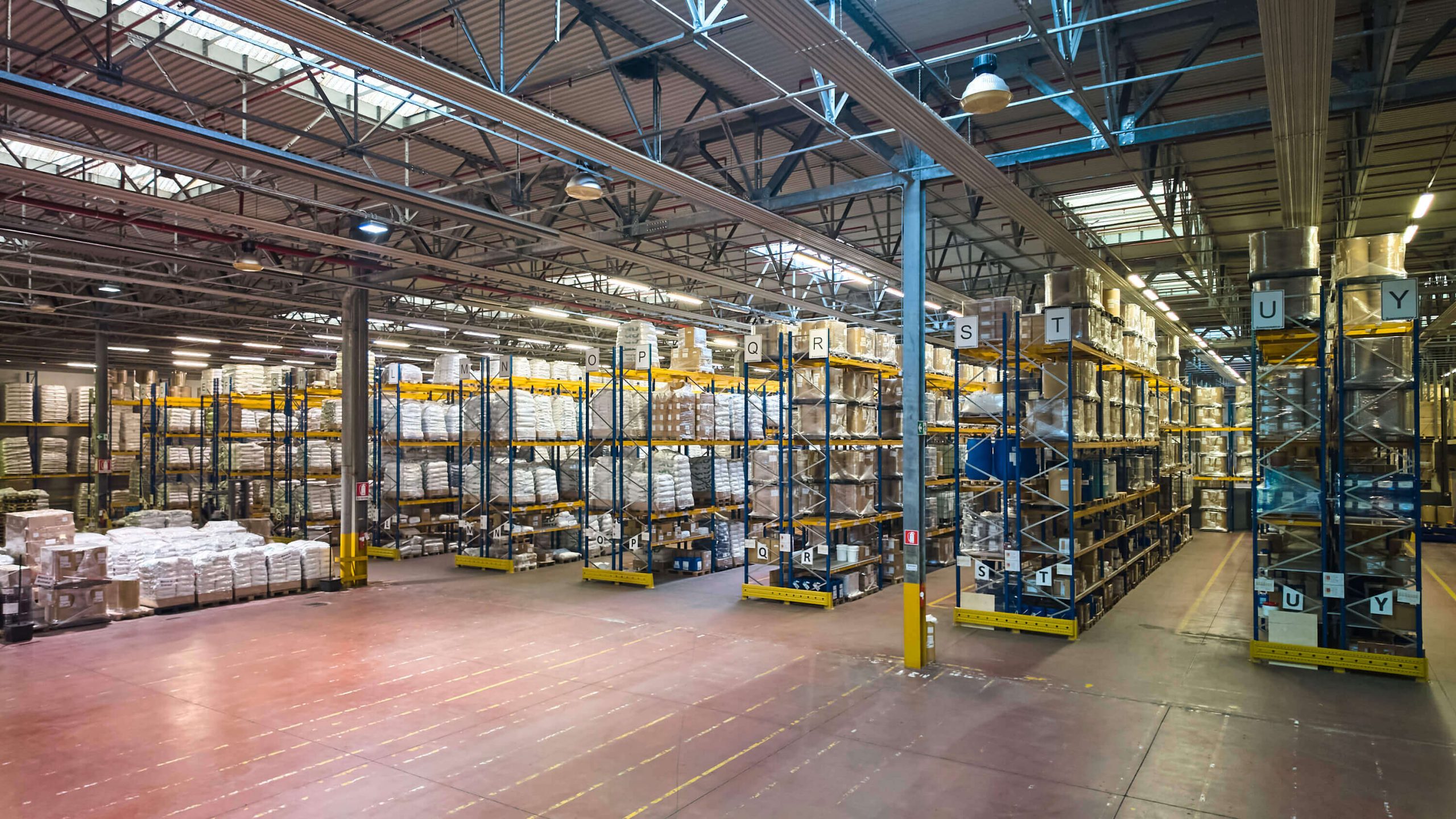 Magazzino Prodotti Gianni 3400 mq con tracciabilità